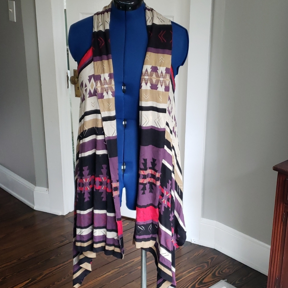 Tribal print stretchy, knitted vest